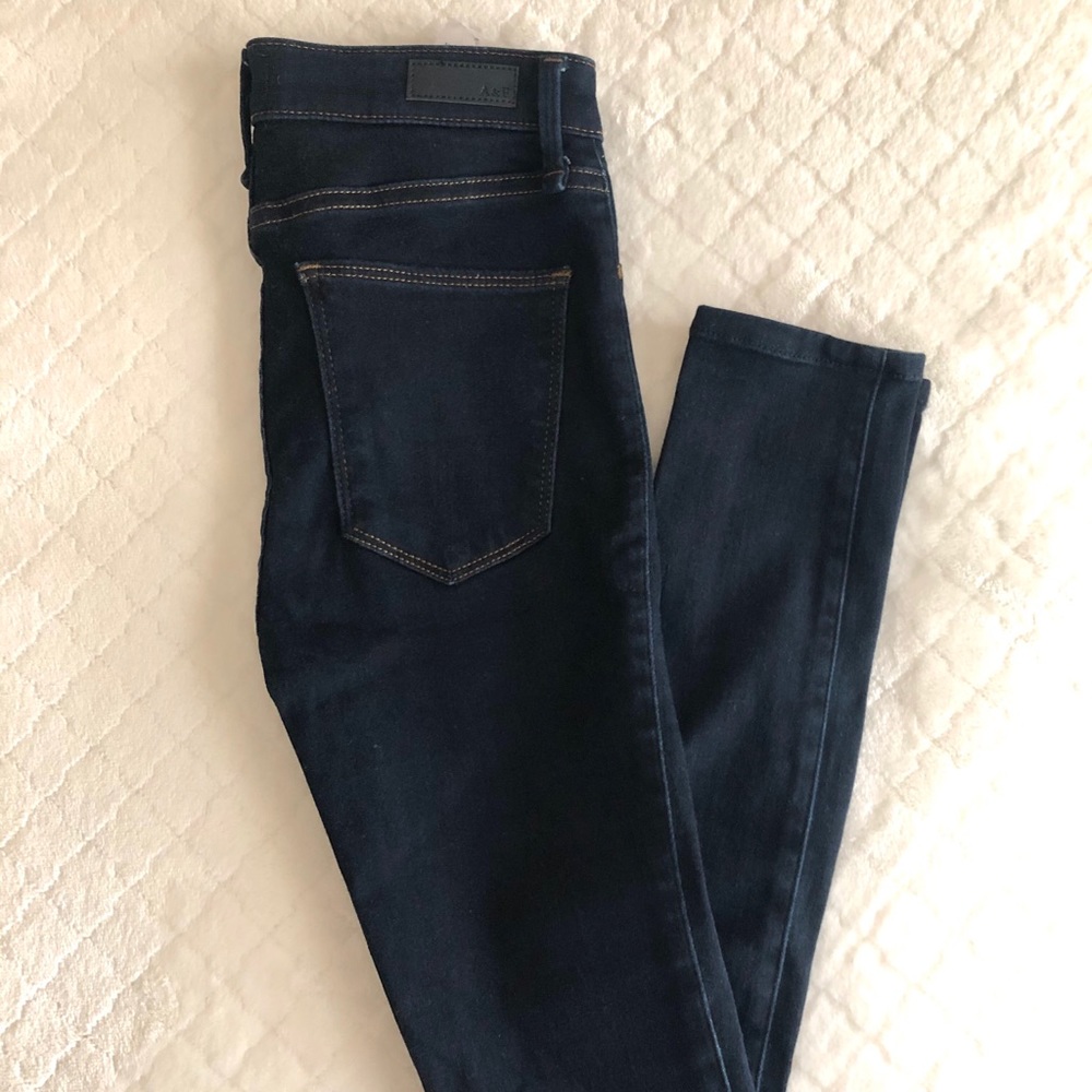BRAND NEW A&F Simone High Rise Jean Legging